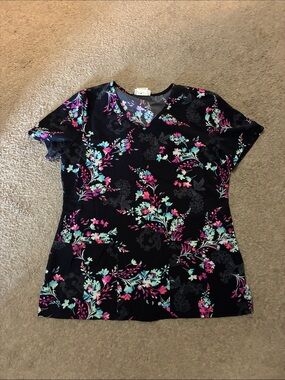 Women’s scrub top